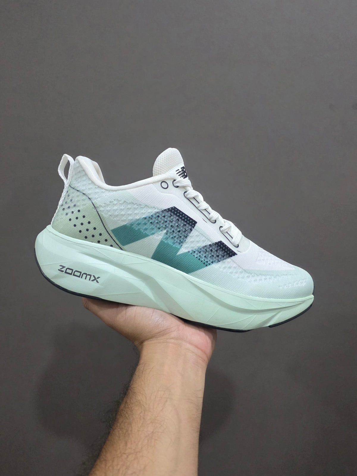 NEW BALANCE SHOES