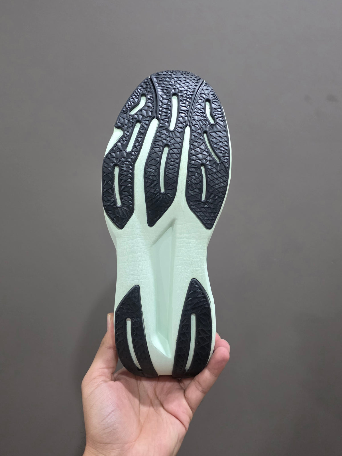 NEW BALANCE SHOES