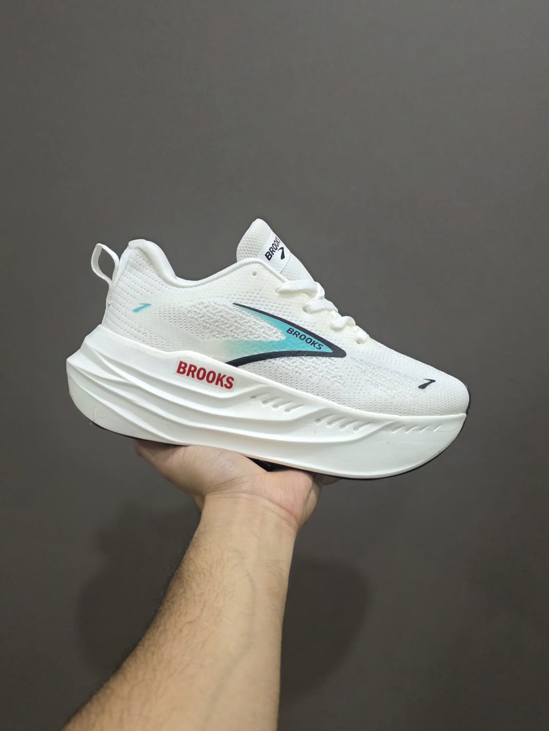 BROOKS SHOES