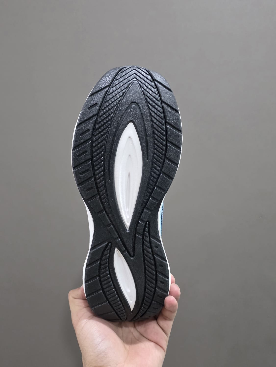 NEW BALANCE SHOES