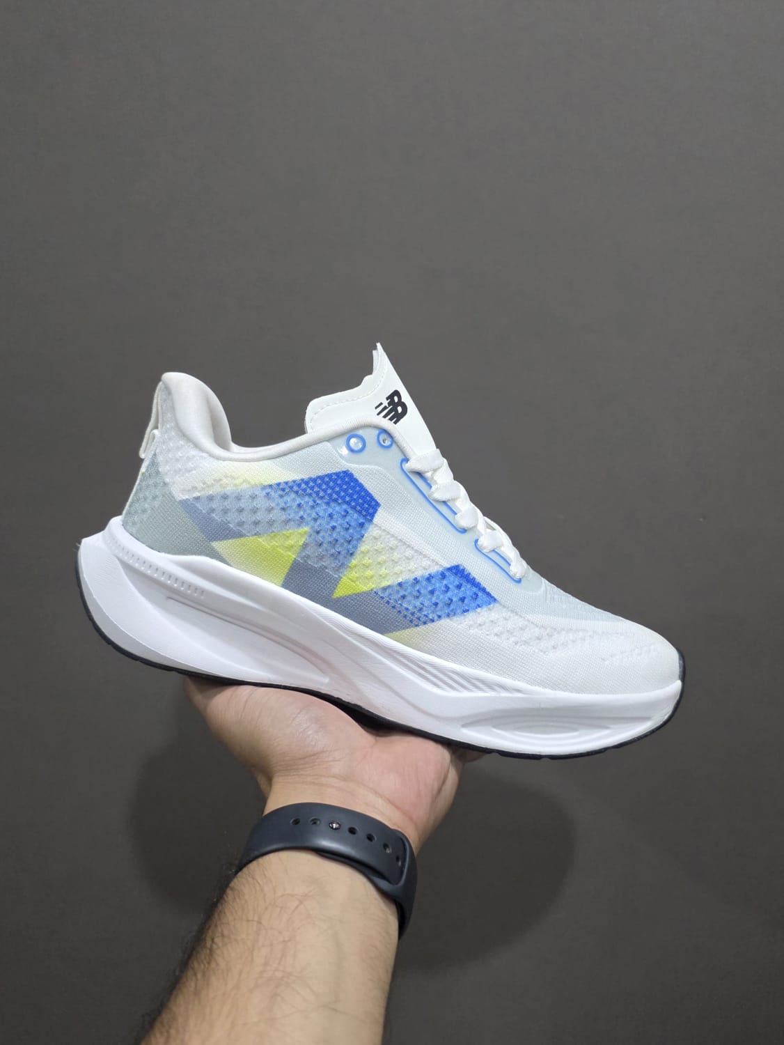 NEW BALANCE SHOES