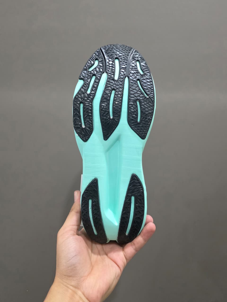 NEW BALANCE SHOES