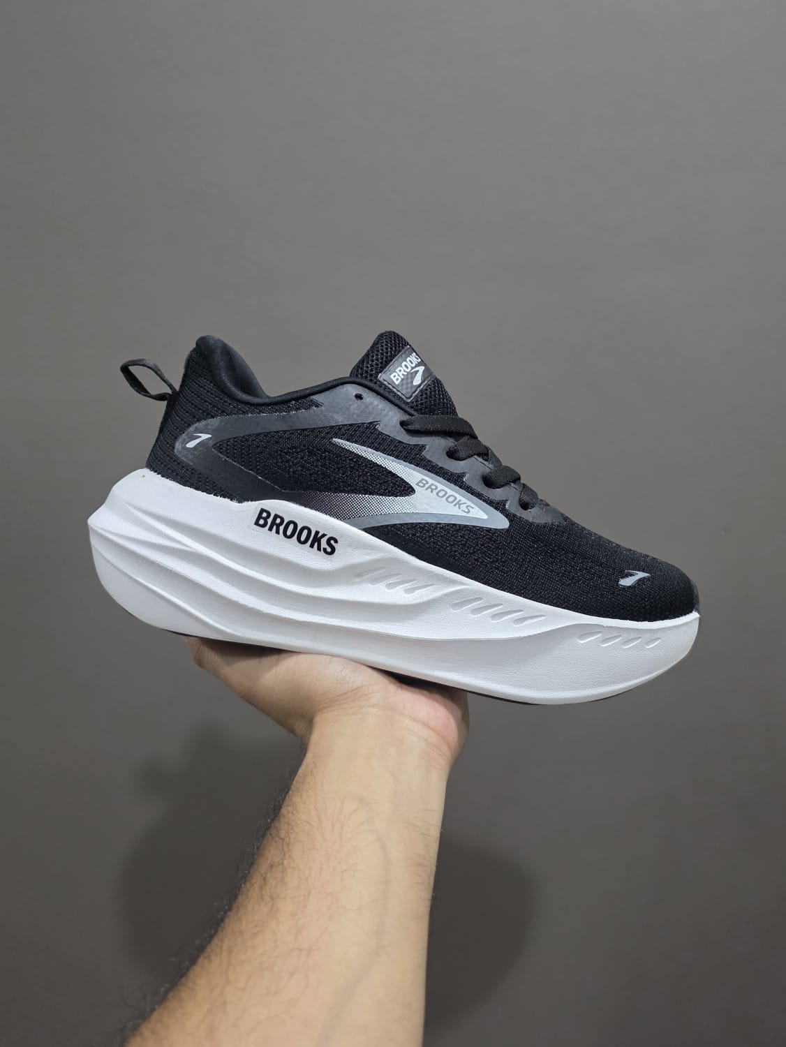 BROOKS SHOES